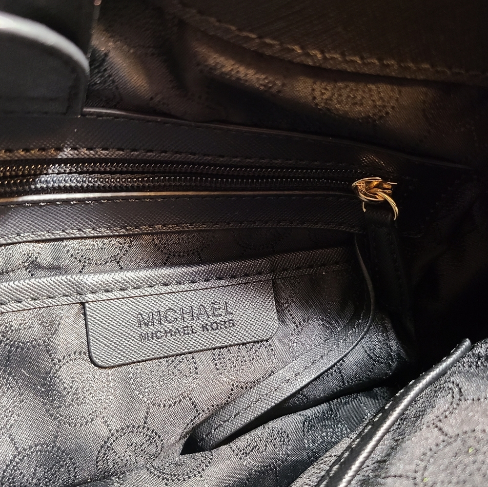 MICHEAL KORS HAMILTON SAFFIANO LEATHER SATCHEL BAG - Picture 3 of 9